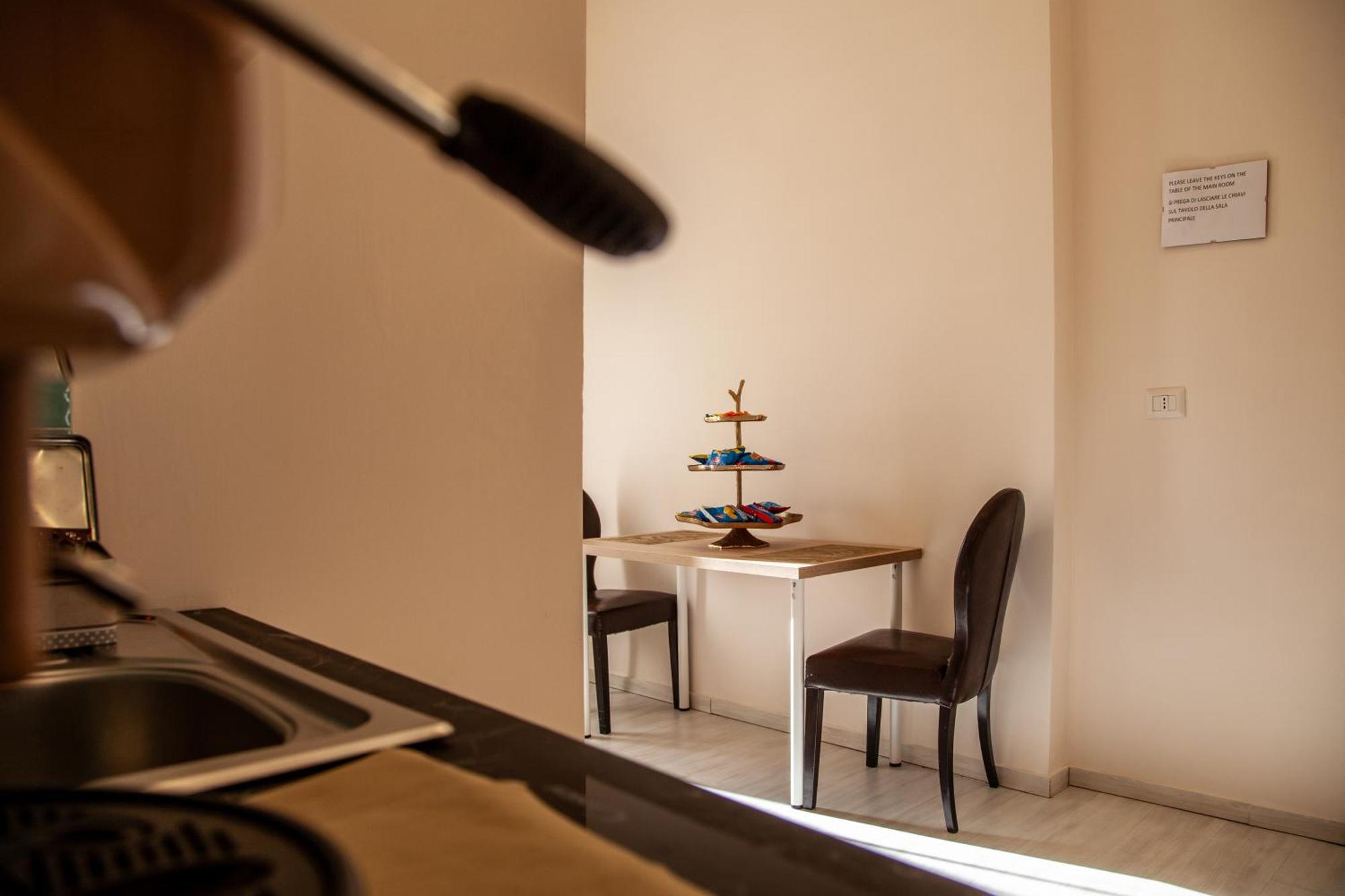 Airport Luxury Rooms Неаполь Экстерьер фото