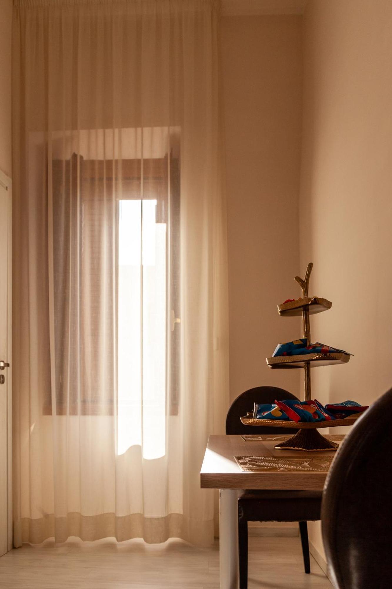 Airport Luxury Rooms Неаполь Экстерьер фото